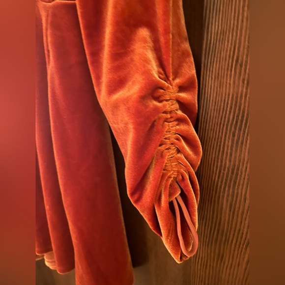 Urban Outfitters Ruched Orange Velvet Romper Size M - Picture 5 of 11